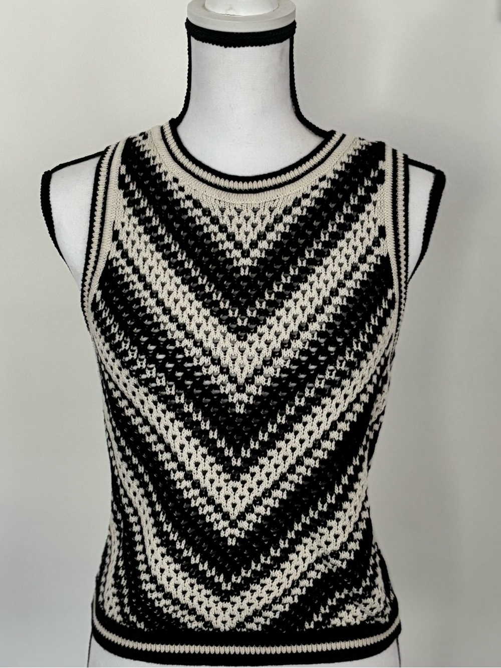 GAP Black and Cream Chevron Knit Tank